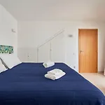Beautiful Seaside Apartmán