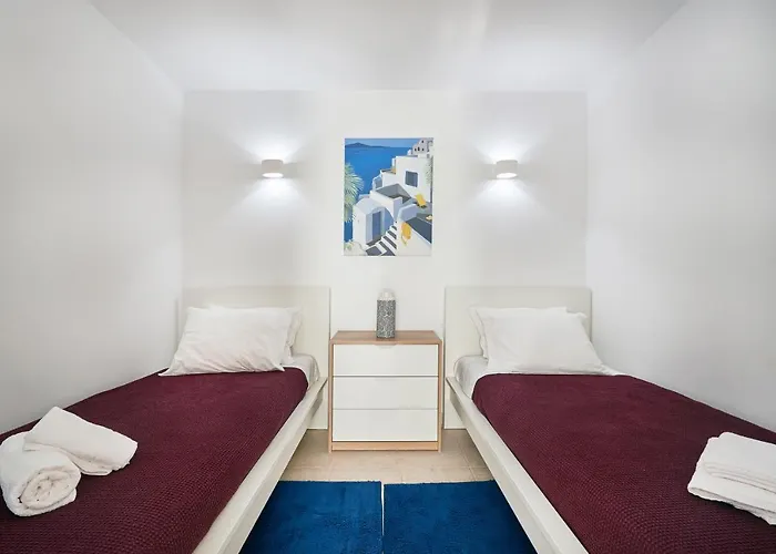 Beautiful Seaside Apartament