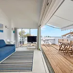 Beautiful Seaside Διαμέρισμα *